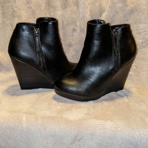 Torrid black wedge bootie size 9